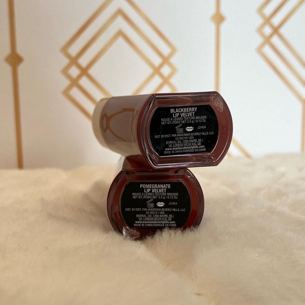 Anastasia Beverly Hills Liquid Lipstick Duo in True Red and Deep Berry - Picture 4 of 4